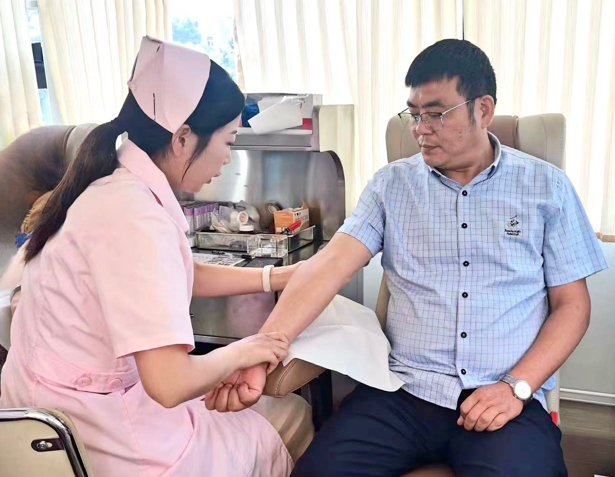 無(wú)償獻(xiàn)血，讓愛傳遞